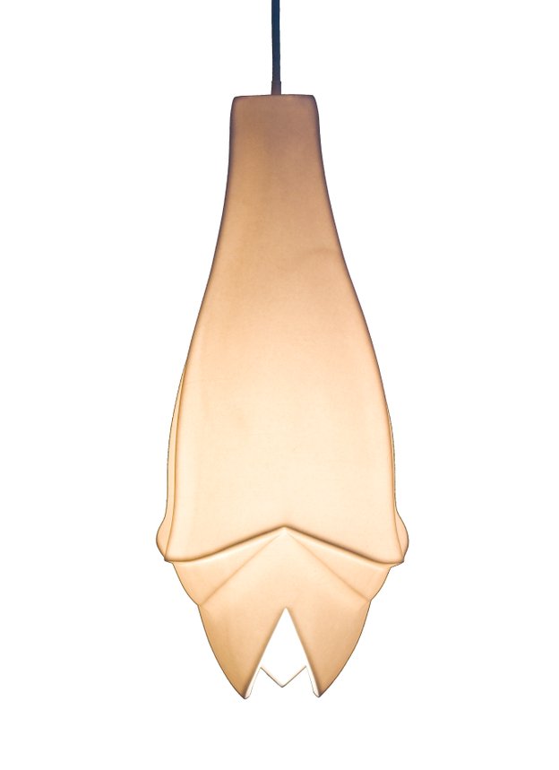 Chrysalis-porcelænslampe-pendellampe-malene-sandal-keramisk-designer